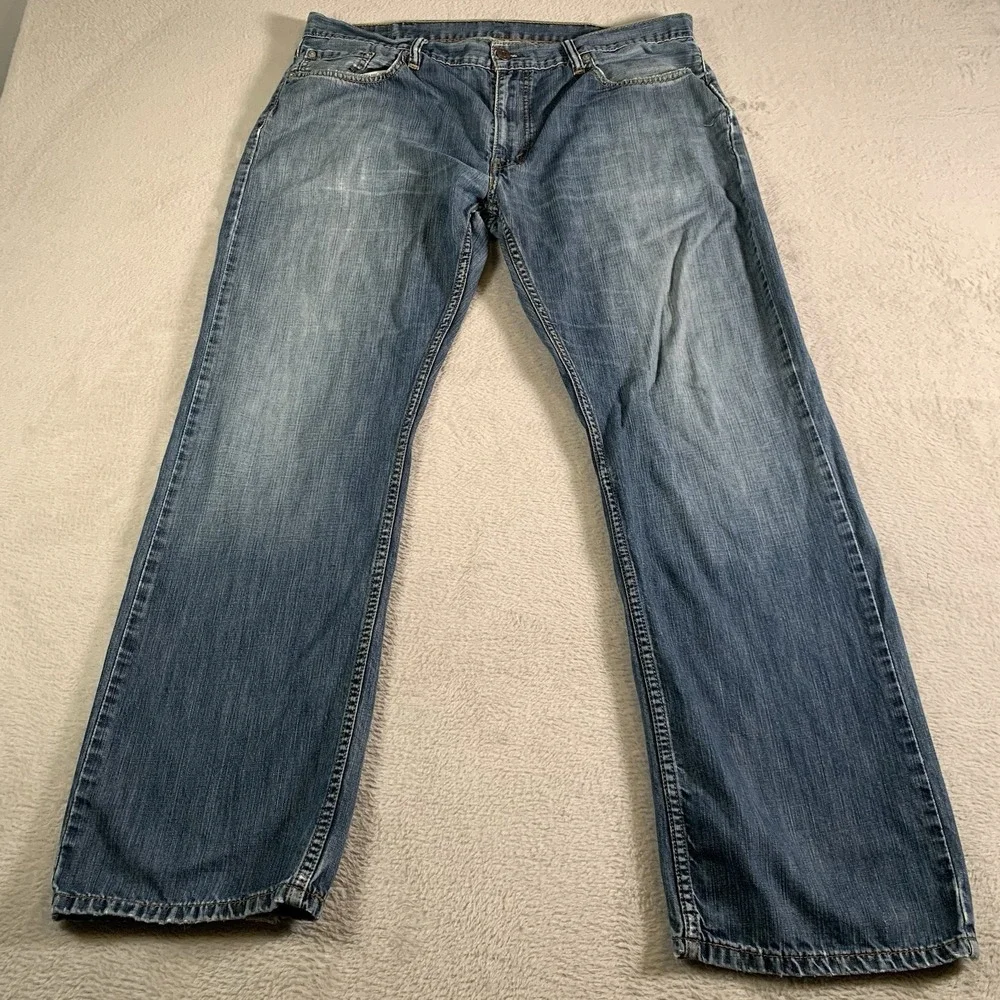 Levis 514 Jeans Mens 38x32 Straight Leg Cotton Denim Distressed‎ Medium Wash